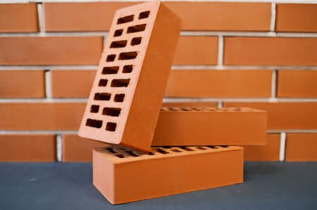 Арский кирпич лицевой 1НФ красный гладкий (с упаковкой)