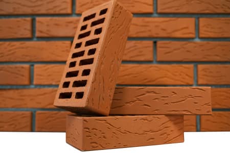 Арский кирпич лицевой 1НФ красный рустик кора дерева